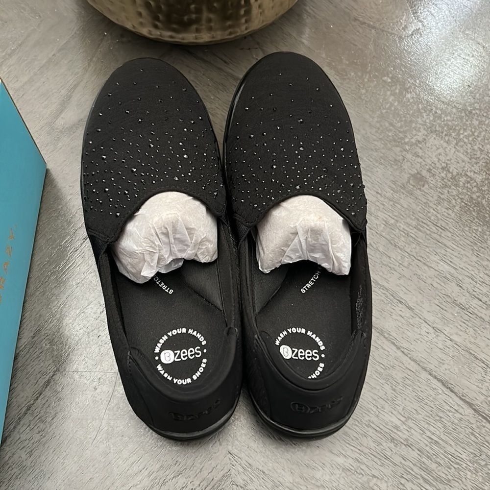 Bzees Women's Poppyseed Slip On - Picture 7 of 13